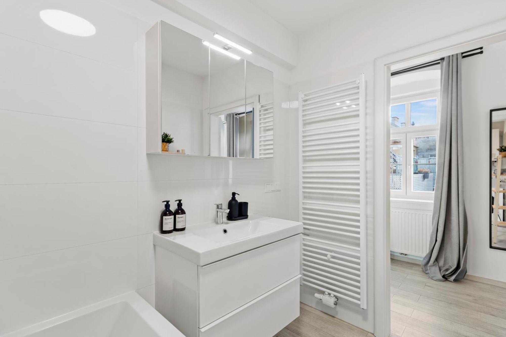 Terrace - 75 M² - Near Wiener Stadthalle Exterior photo